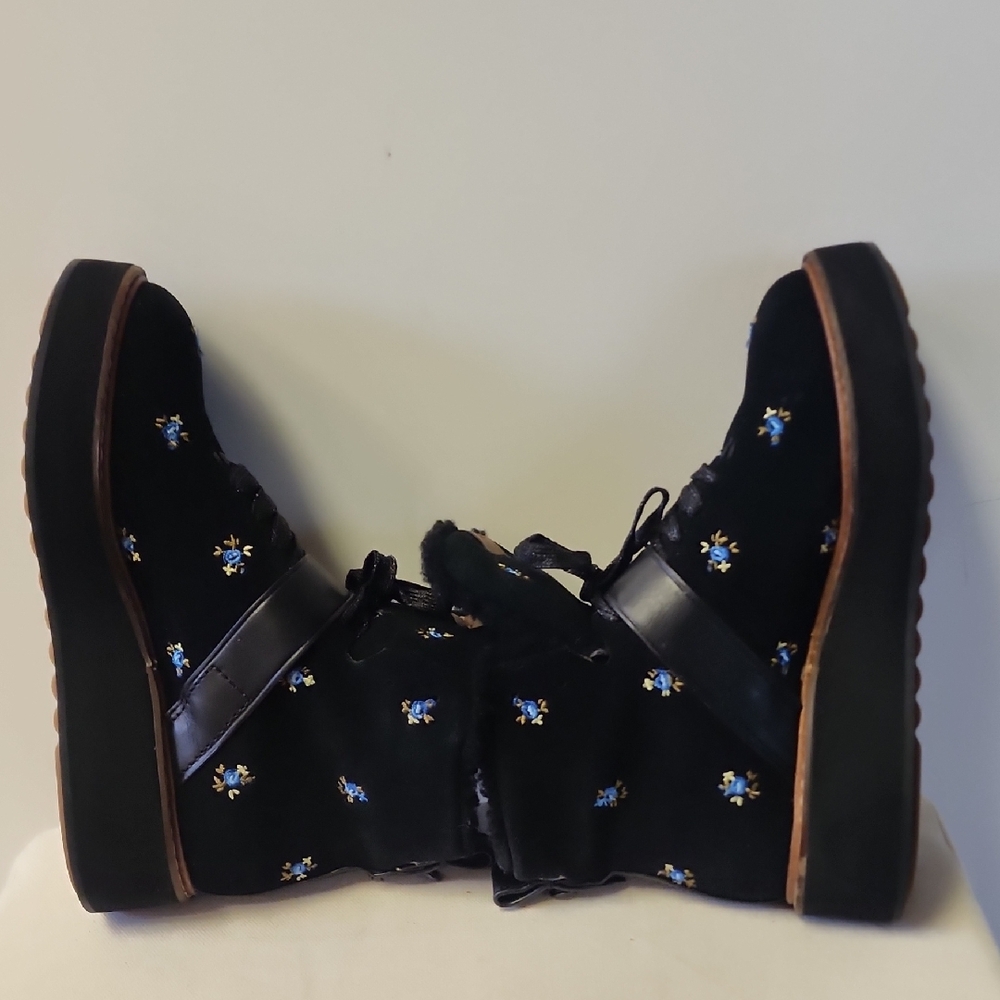 Coach City Hiker Black Floral Embroidered Women's Boots. - Picture 7 of 14
